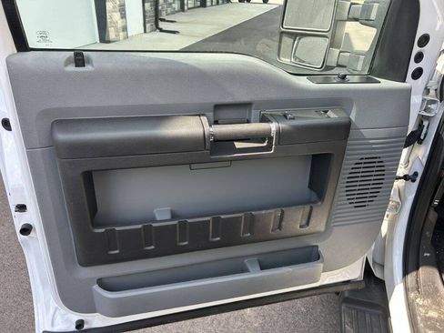 Used 2012 Ford F550 2WD Regular Cab Super Duty w/ PWR Equipment Group image 9