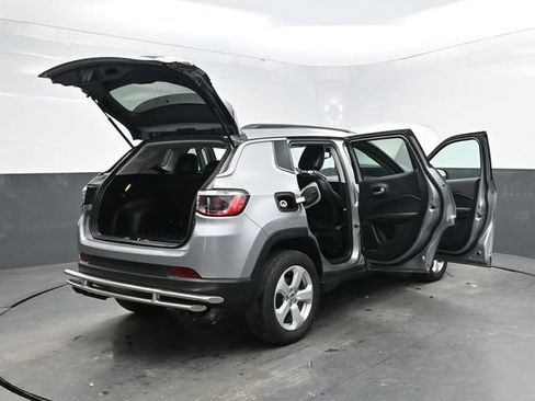 Used 2021 Jeep Compass Latitude image 45