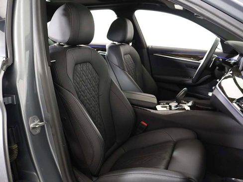 Used 2023 BMW 530i xDrive w/ Convenience Package image 32