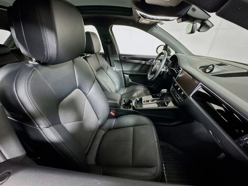 Used 2024 Porsche Macan image 29