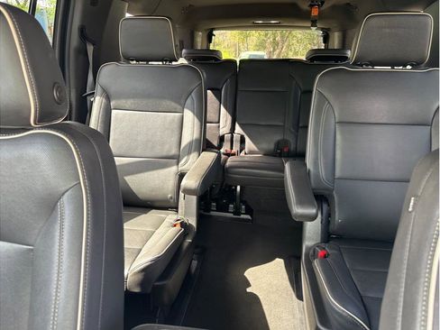 Used 2023 Chevrolet Suburban Premier AWD/4WD image 23