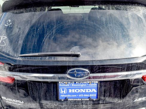 Used 2024 Subaru Ascent Premium w/ Convenience Package image 17