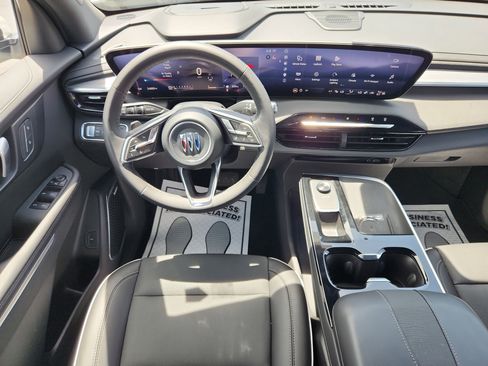 Used 2025 Buick Enclave Preferred FWD image 37