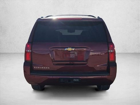 Used 2016 Chevrolet Suburban LT w/ Luxury Package image 4