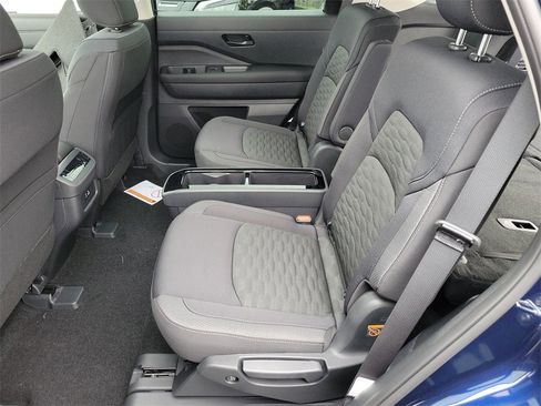 New 2025 Nissan Pathfinder SV w/ SV Premium Package image 12