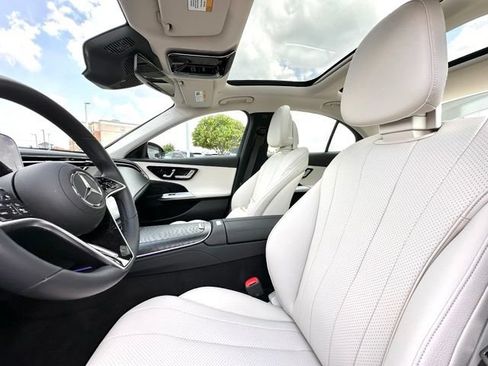 Used 2025 Mercedes-Benz E 350 4MATIC Sedan image 24