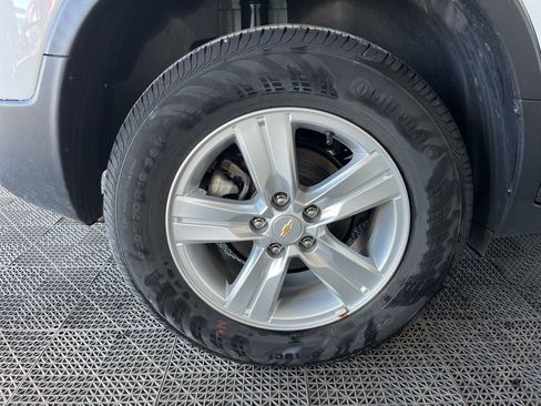 Used 2022 Chevrolet Trax LT w/ LT Convenience Package image 22