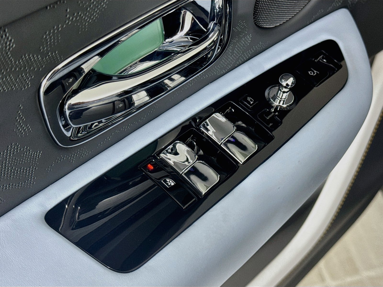 Certified 2026 Rolls-Royce Cullinan AWD/4WD image 18