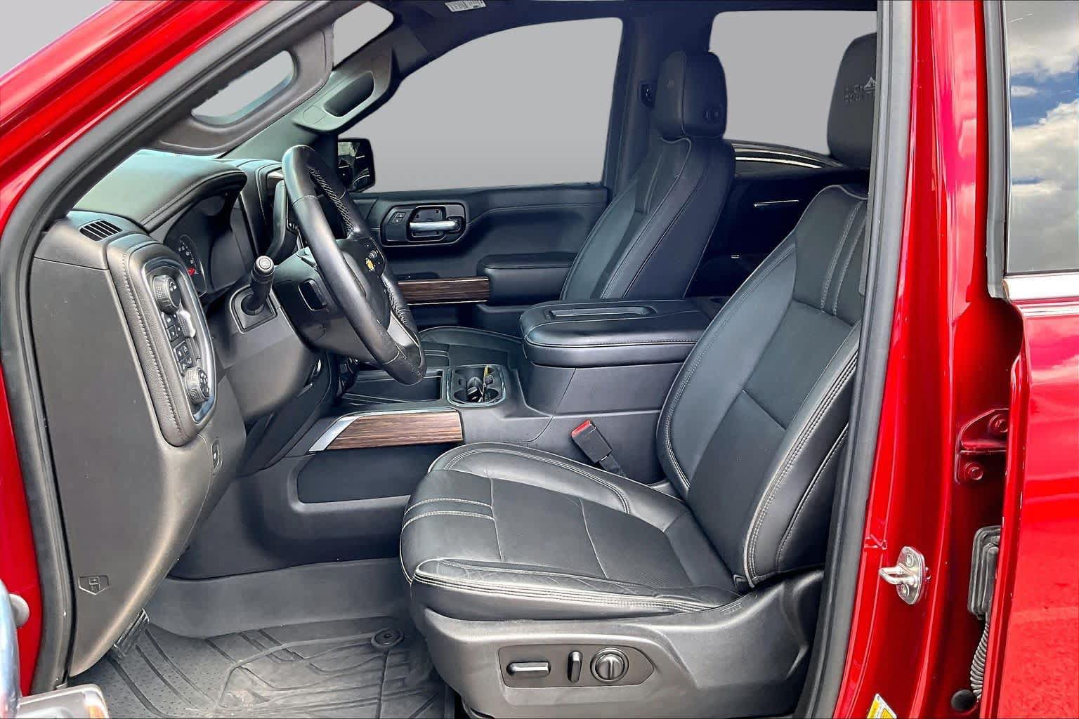 Used 2021 Chevrolet Silverado 1500 High Country w/ Technology Package AWD/4WD image 7