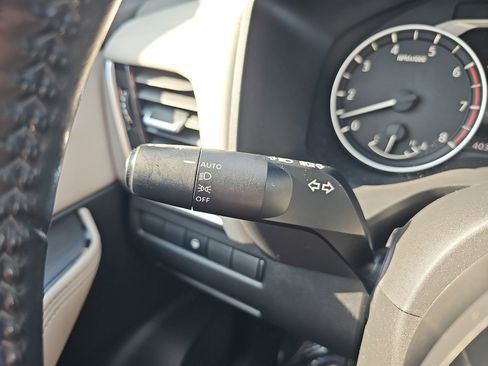 Used 2021 Nissan Rogue SV w/ Premium Package FWD image 32