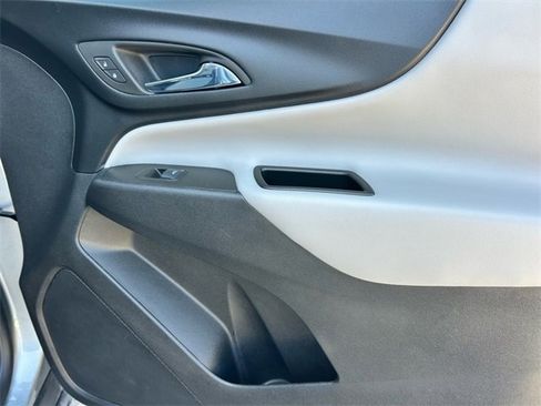 Used 2023 Chevrolet Equinox LT image 28