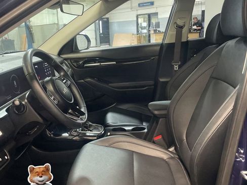 Used 2024 Kia Seltos EX image 19