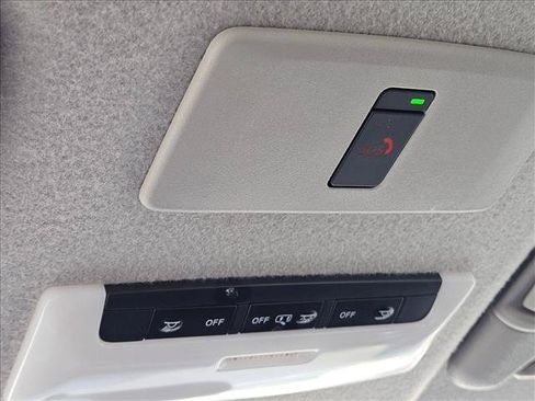 Used 2024 Nissan Kicks SV FWD image 13