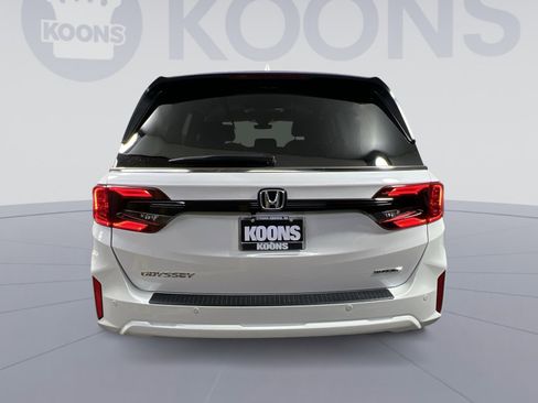 Used 2025 Honda Odyssey Touring image 5