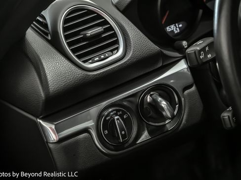 Used 2023 Porsche 718 Cayman T w/ Sport Chrono Package image 20