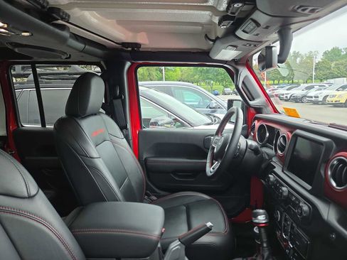 Used 2022 Jeep Wrangler Unlimited Rubicon w/ Safety Group AWD/4WD image 11
