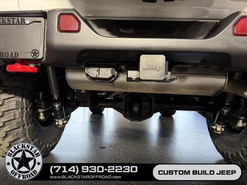 Used 2025 Jeep Wrangler Unlimited Rubicon AWD/4WD image 13