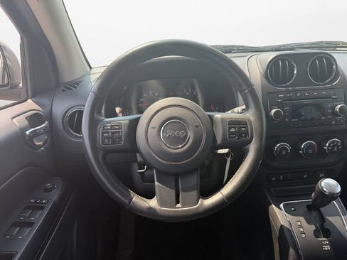 Used 2011 Jeep Compass Latitude AWD/4WD image 12