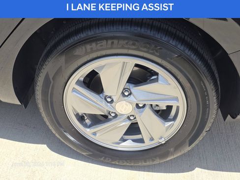 Certified 2026 Hyundai Elantra SE FWD image 10