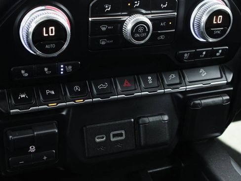 Used 2019 GMC Sierra 1500 AT4 w/ AT4 Premium Package image 31