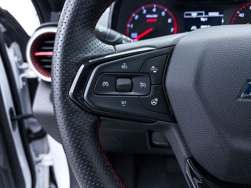 Used 2024 Chevrolet Trax RS w/ Sunroof Package image 26