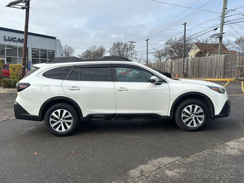 Used 2021 Subaru Outback Premium image 9