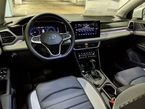New 2026 Volkswagen Taos SEL image 12