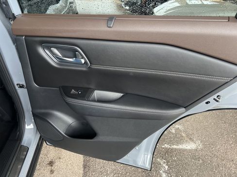 Certified 2021 Nissan Rogue Platinum AWD/4WD image 18