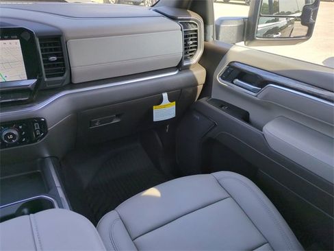 New 2026 Chevrolet Silverado 2500 LTZ w/ LTZ Convenience Package image 17