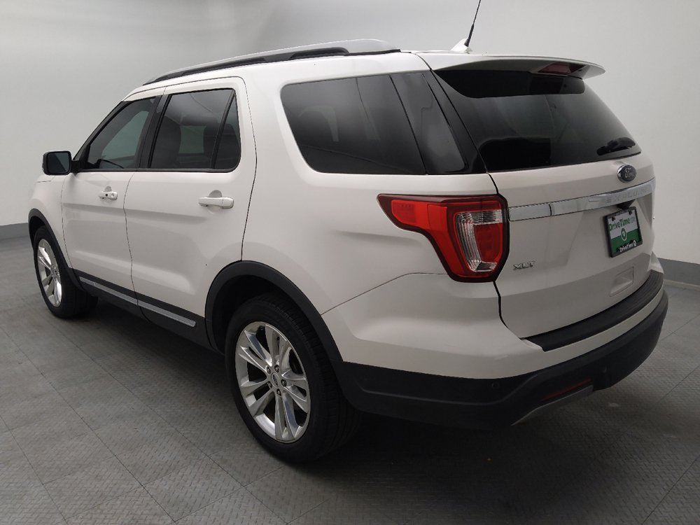Used 2019 Ford Explorer XLT w/ Equipment Group 202A AWD/4WD image 5