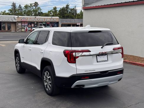 Used 2022 GMC Acadia SLE FWD image 4
