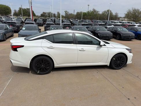 New 2026 Nissan Altima 2.5 SV FWD image 6