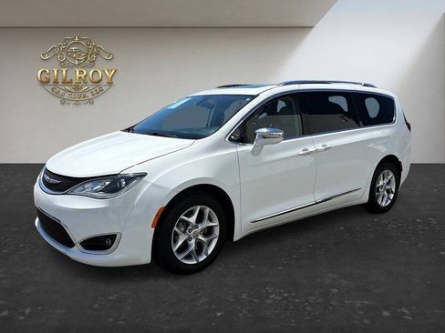 Used 2020 Chrysler Pacifica Limited FWD image 3