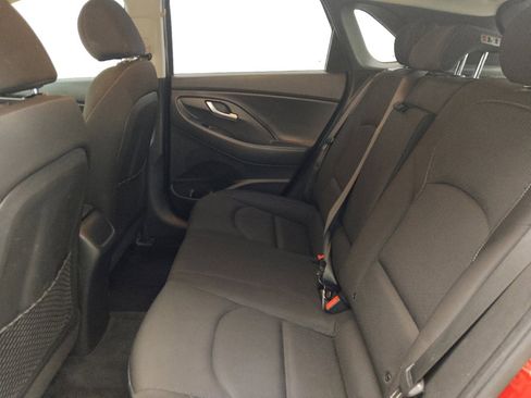 Used 2019 Hyundai Elantra GT FWD image 18