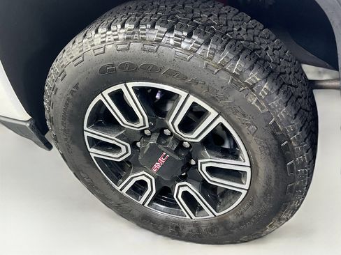 Used 2022 GMC Sierra 2500 AT4 w/ AT4 Premium Plus Package image 31