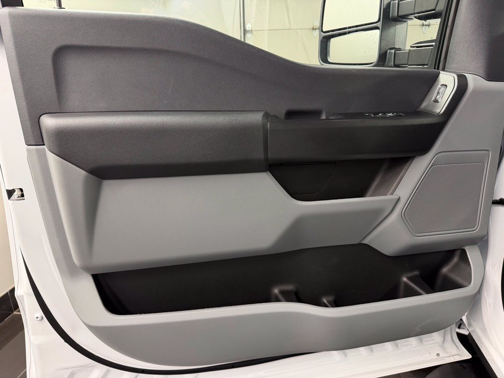 New 2027 Ford F350 XL w/ XL Chrome Package AWD/4WD image 26
