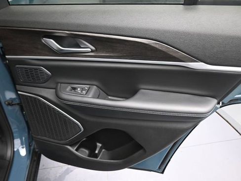 New 2026 Jeep Grand Cherokee Limited image 23