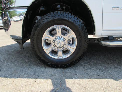 Used 2025 RAM 2500 Big Horn AWD/4WD image 32