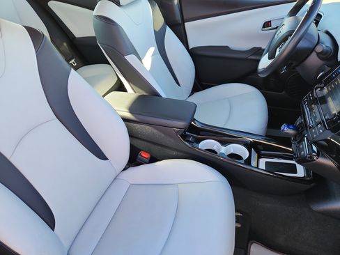 Used 2017 Toyota Prius Three Touring image 14