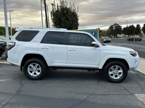 Used 2018 Toyota 4Runner SR5 image 2