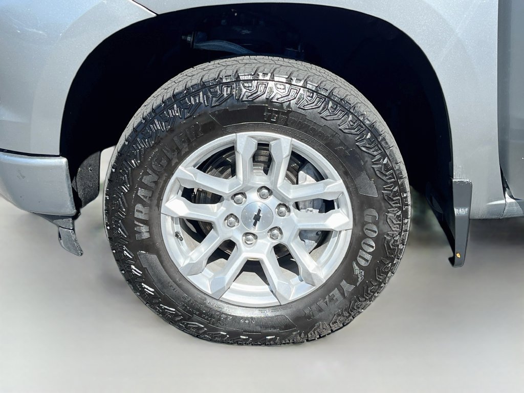 Used 2025 Chevrolet Silverado 1500 RST w/ Z71 Off-Road Package AWD/4WD image 31