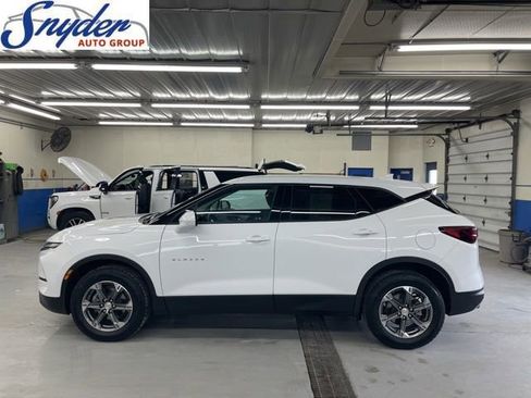 Used 2025 Chevrolet Blazer LT image 1