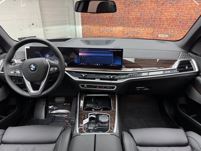 Used 2026 BMW X5 xDrive40i AWD/4WD image 12