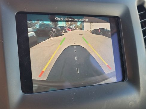 Used 2019 Jeep Cherokee Latitude w/ Popular Appearance Group image 4