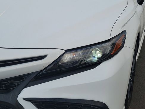 Used 2021 Toyota Camry SE w/ Convenience Package image 10