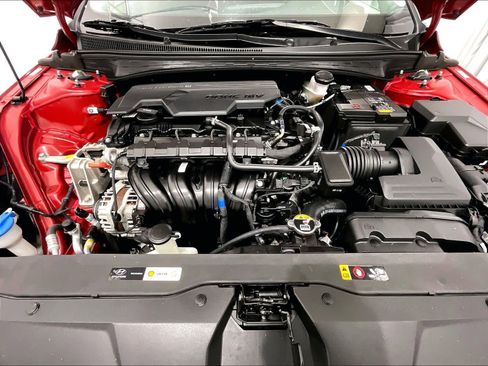 Used 2022 Hyundai Elantra Limited image 29