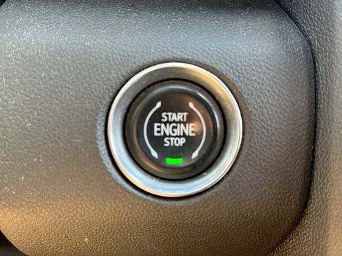 Used 2024 GMC Acadia Denali image 17