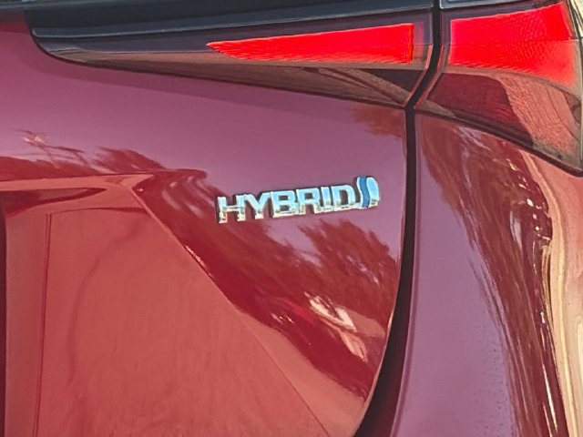 Used 2019 Toyota Prius LE AWD/4WD image 33