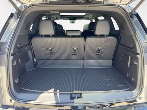 New 2026 GMC Acadia Denali FWD image 6