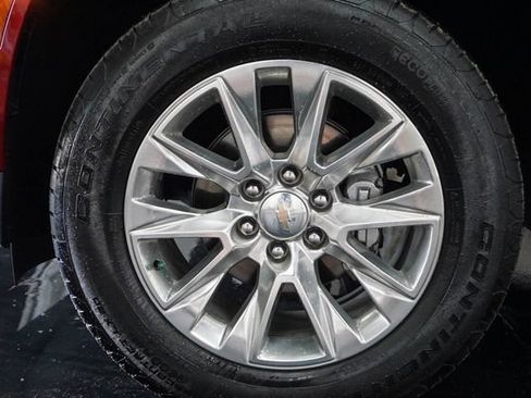 Used 2025 Chevrolet Tahoe Premier RWD image 4